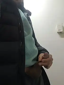 Snapshot of Fucklover011 chatting on February 2025 09:53:01 AM Fucklover011 online show from February 2025 09:53:01 AM