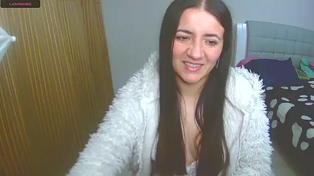 Dayanna Smitt online show from February 2025 02:07:01 AM