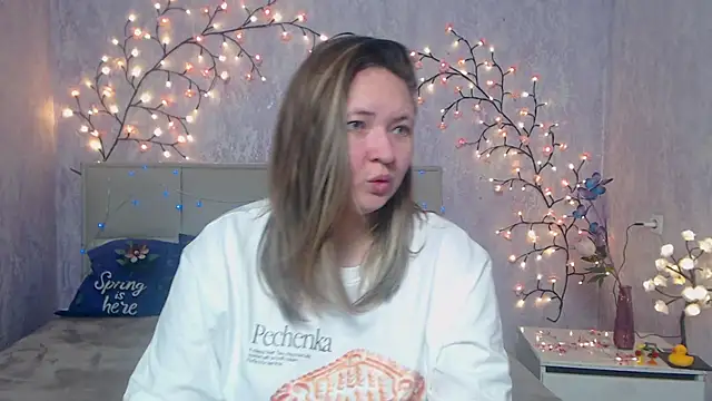 Snapshot of SallyVerda chatting on April 2026 05:40:01 AM SallyVerda online show from April 2026 05:40:01 AM