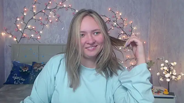 Snapshot of SallyVerda chatting on April 2026 09:08:01 PM SallyVerda online show from April 2026 09:08:01 PM