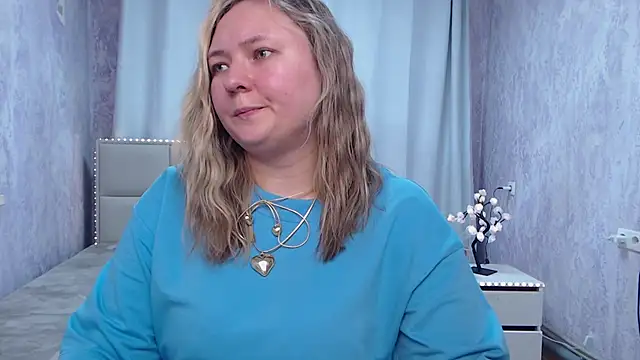 Snapshot of SallyVerda chatting on May 2026 05:52:01 PM SallyVerda online show from May 2026 05:52:01 PM