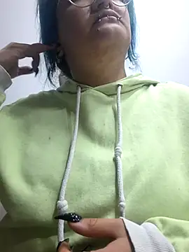Snapshot of lucky-leah chatting on April 2026 04:16:01 AM lucky-leah online show from April 2026 04:16:01 AM