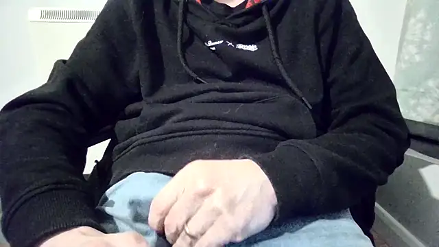 hornyguyuk1973 online show from April 2026 10:59:01 PM