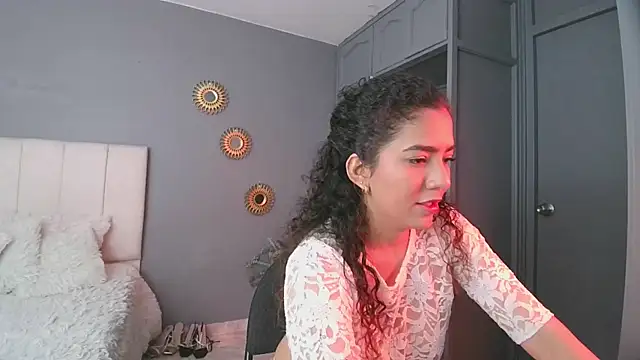 arteverena online show from December 2024 07:43:02 PM