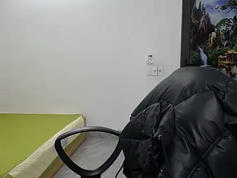 Snapshot of Love_bug15 chatting on January 2025 03:15:01 AM Love bug15 online show from January 2025 03:15:01 AM