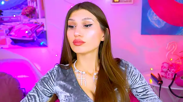 Snapshot of MollyPerry chatting on December 2024 07:11:01 PM MollyPerry online show from December 2024 07:11:01 PM