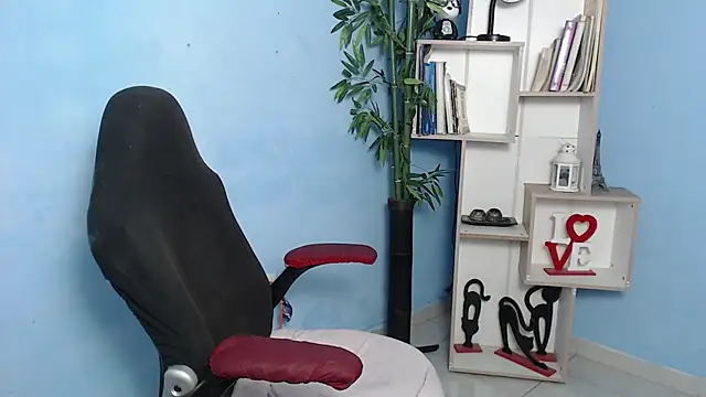 Snapshot of bbw_charlote chatting on January 2025 06:12:02 PM bbw charlote online show from January 2025 06:12:02 PM