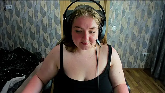 Snapshot of valery1610 chatting on June 2026 10:31:02 AM valery1610 online show from June 2026 10:31:02 AM