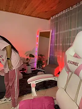 Snapshot of Violetta_kim1 chatting on February 2026 11:18:01 AM Violetta kim1 online show from February 2026 11:18:01 AM