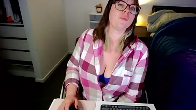 Snapshot of XxxAprilxxX chatting on June 2026 11:54:01 AM XxxAprilxxX online show from June 2026 11:54:01 AM