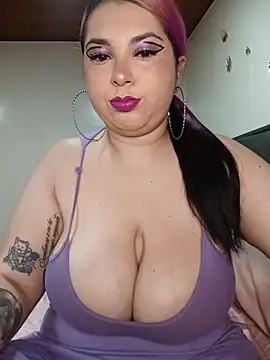 Snapshot of Hada_dracanae chatting on November 2025 05:44:02 PM Hada dracanae online show from November 2025 05:44:02 PM