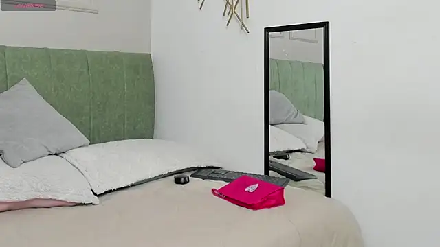 Sussanewolf online show from October 2025 01:17:01 PM