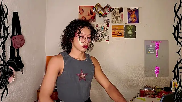 Snapshot of angelsdustxxx chatting on December 2024 02:30:02 AM angelsdustxxx online show from December 2024 02:30:02 AM