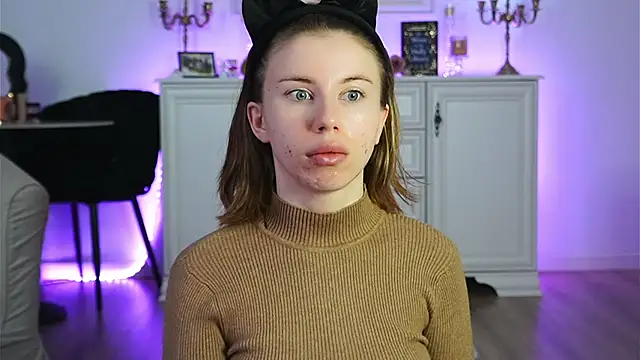 ivyleague  online show from November 2025 03:30:02 AM