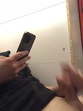 Snapshot of hotmrniceguy chatting on January 2025 04:30:02 AM hotmrniceguy online show from January 2025 04:30:02 AM