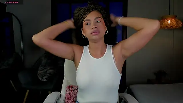 nayah   online show from October 2025 07:58:02 PM