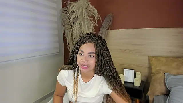 Snapshot of nayah__ chatting on June 2026 01:06:02 PM nayah online show from June 2026 01:06:02 PM