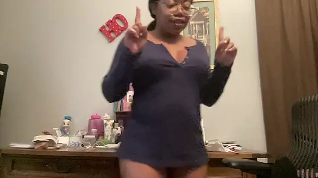 MommyConfident online show from November 2025 03:22:02 PM