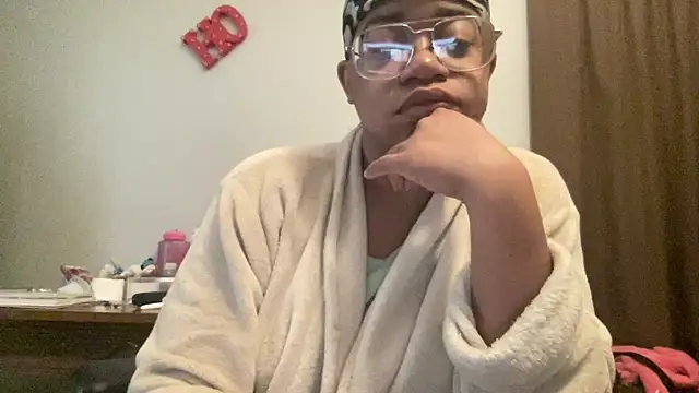 MommyConfident online show from November 2025 02:06:02 PM