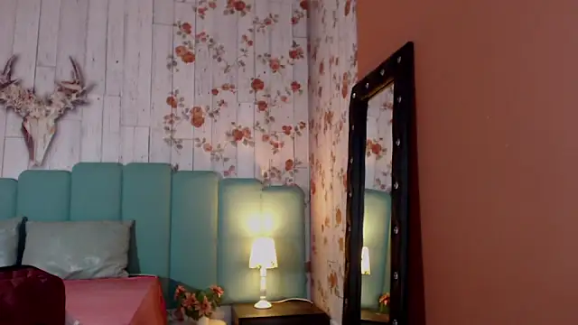 Snapshot of Alison_Simmons chatting on December 2024 12:06:01 PM Alison Simmons online show from December 2024 12:06:01 PM