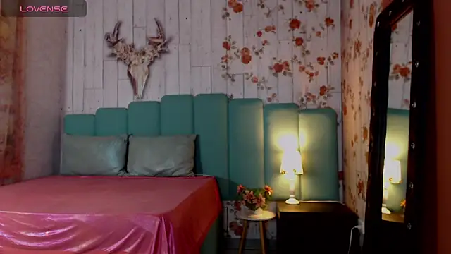 Snapshot of Alison_Simmons chatting on December 2024 03:58:01 PM Alison Simmons online show from December 2024 03:58:01 PM