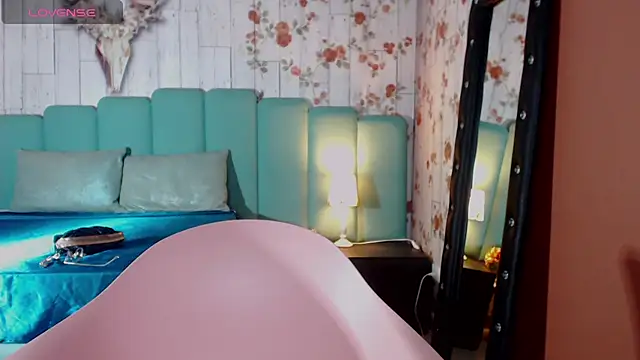 Snapshot of Alison_Simmons chatting on January 2025 02:56:02 PM Alison Simmons online show from January 2025 02:56:02 PM