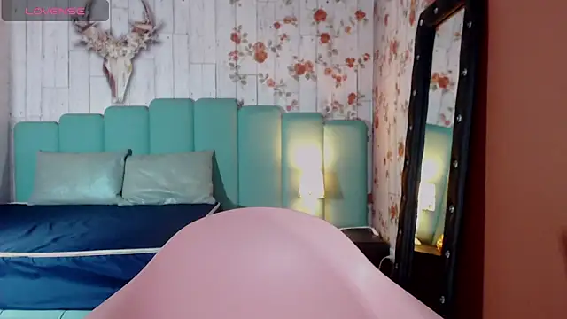 Snapshot of Alison_Simmons chatting on January 2025 09:20:01 PM Alison Simmons online show from January 2025 09:20:01 PM