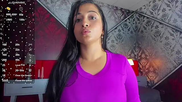 Snapshot of Alison_Simmons chatting on January 2025 06:04:02 PM Alison Simmons online show from January 2025 06:04:02 PM