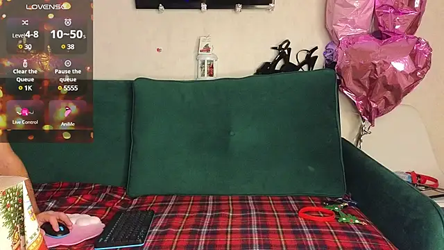 Snapshot of FoxLoveBasik chatting on December 2024 02:55:01 AM FoxLoveBasik online show from December 2024 02:55:01 AM