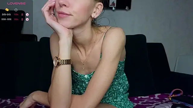 Snapshot of FoxLoveBasik chatting on March 2025 06:48:01 PM FoxLoveBasik online show from March 2025 06:48:01 PM