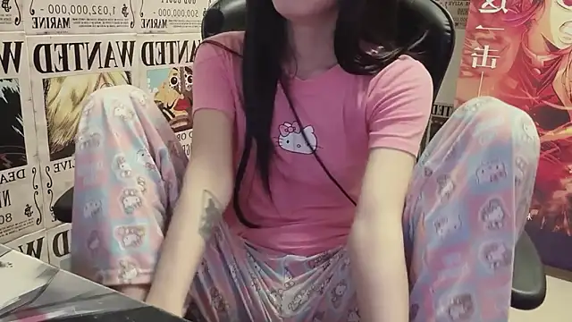 Snapshot of SNAKEgirlQAQ chatting on May 2026 06:09:01 PM SNAKEgirlQAQ online show from May 2026 06:09:01 PM