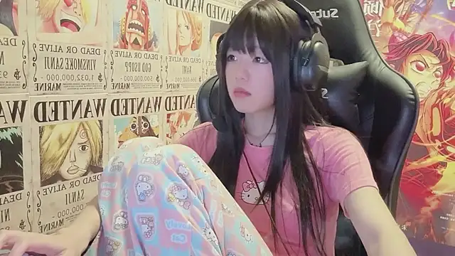 Snapshot of SNAKEgirlQAQ chatting on June 2026 04:41:02 PM SNAKEgirlQAQ online show from June 2026 04:41:02 PM