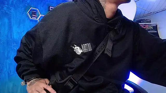 Liam lee online show from December 2024 12:49:01 PM