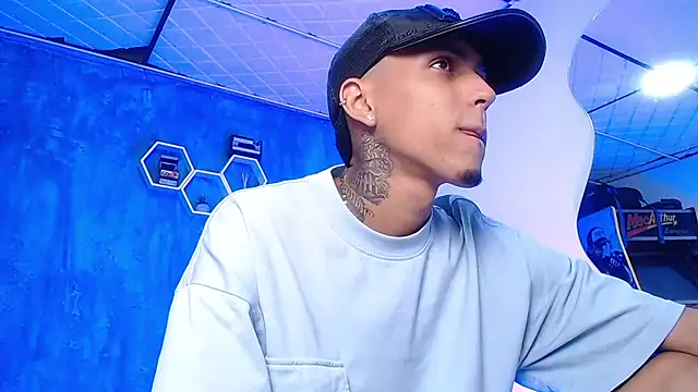 Liam lee online show from February 2025 04:16:01 PM