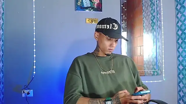 Snapshot of Liam_lee chatting on May 2026 11:57:01 PM Liam lee online show from May 2026 11:57:01 PM