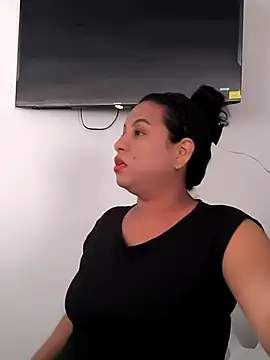 Snapshot of Francesca_ferrari chatting on July 2026 10:14:02 PM Francesca ferrari online show from July 2026 10:14:02 PM