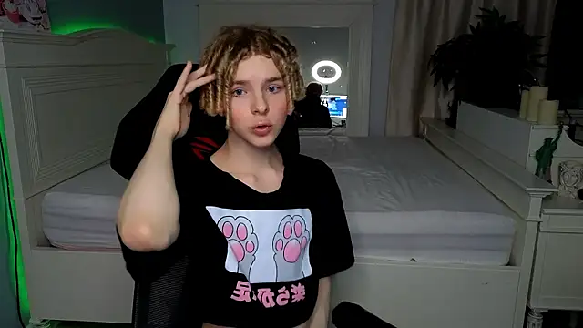 Snapshot of Kudi_Minnt chatting on March 2026 08:11:01 PM Kudi Minnt online show from March 2026 08:11:01 PM