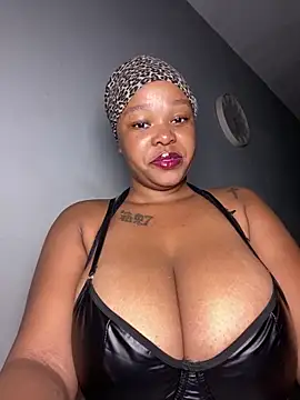 Snapshot of Mandy-101 chatting on February 2026 05:18:02 AM Mandy-101 online show from February 2026 05:18:02 AM