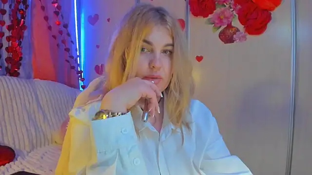 CoraSwon online show from February 2025 10:37:02 PM