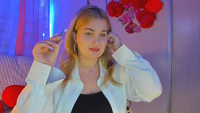 CoraSwon online show from March 2025 09:40:02 PM