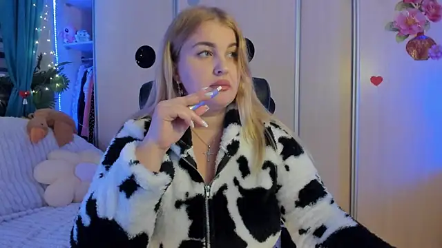 CoraSwon online show from February 2026 05:27:01 PM