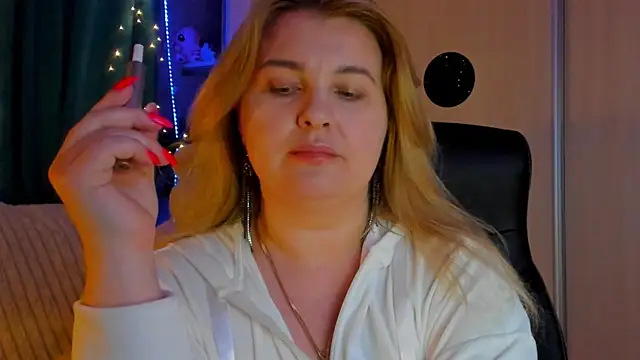 CoraSwon online show from March 2026 04:43:01 PM