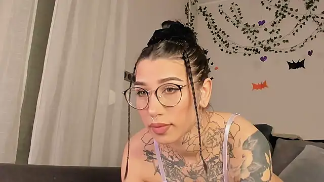 Lilith Lux online show from December 2024 08:11:01 PM