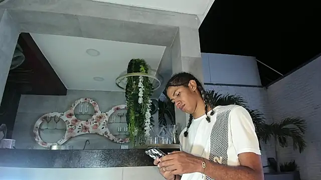 Maxim-Walker online show from November 2025 03:17:01 AM