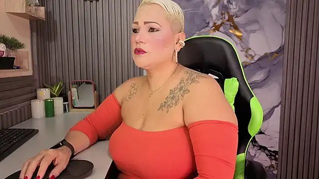 GianellaCox  online show from July 2026 12:09:01 PM