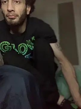 pantslesstraveler plt online show from September 2025 11:04:02 PM