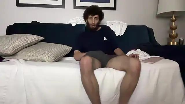 pantslesstraveler plt online show from October 2025 08:51:01 AM