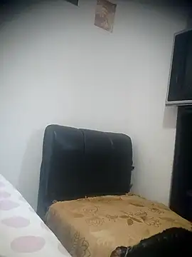 SaucyAffair0 online show from April 2026 08:50:01 PM