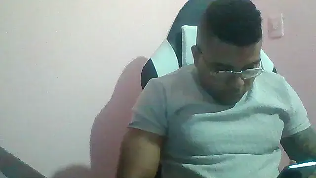 Snapshot of SaucyAffair0 chatting on July 2026 02:07:01 AM SaucyAffair0 online show from July 2026 02:07:01 AM