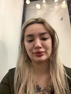 Snapshot of Sextazy chatting on January 2025 11:12:02 AM Sextazy online show from January 2025 11:12:02 AM